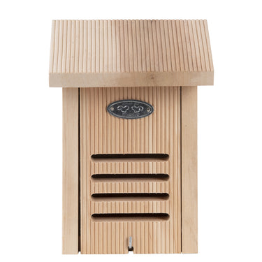Lieveheersbeesthuisje van dik hout voorkant
